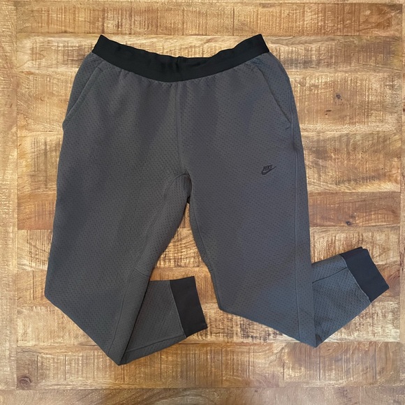 Nike Sportswear NSW Therma Fit ADV Tech Pack Joggers - Picture 2 of 9